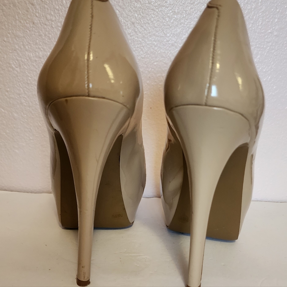 High heels - Picture 3 of 7